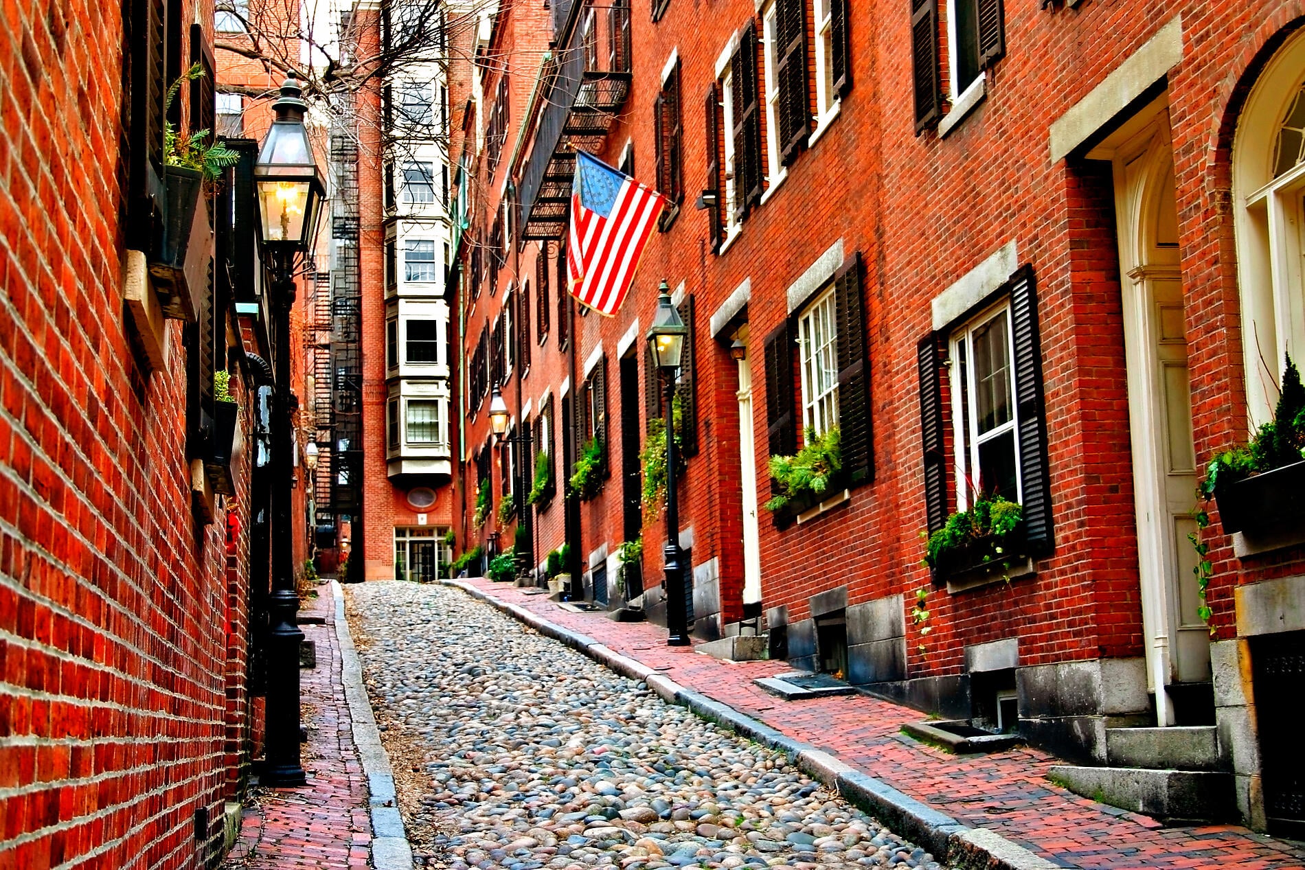 Istockphoto-USA-Boston-Beacon_Hill-HD-Horizontal-R.jpg